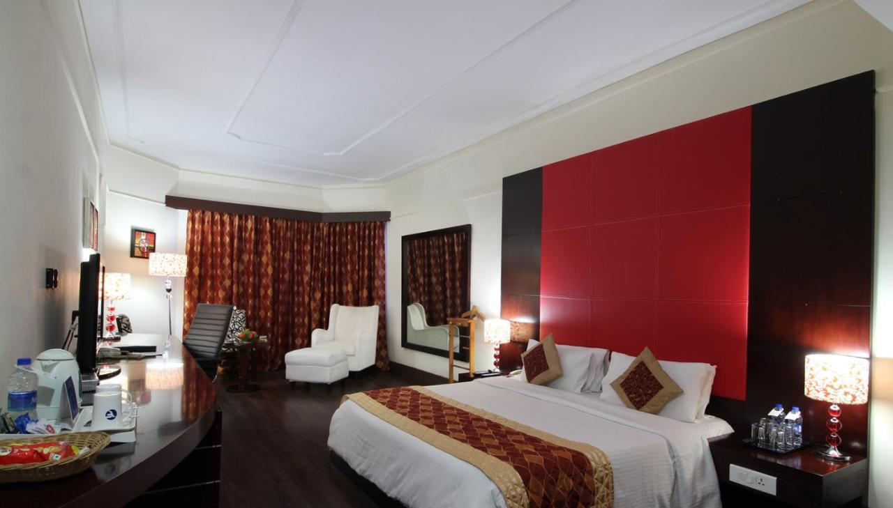 The South Park Hotel トリバンドラム エクステリア 写真